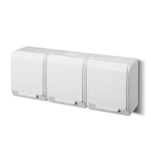 HERMES-Gniazdo-potrojne-natynkowe-Schuko-IP44-biale---0326-02.webp